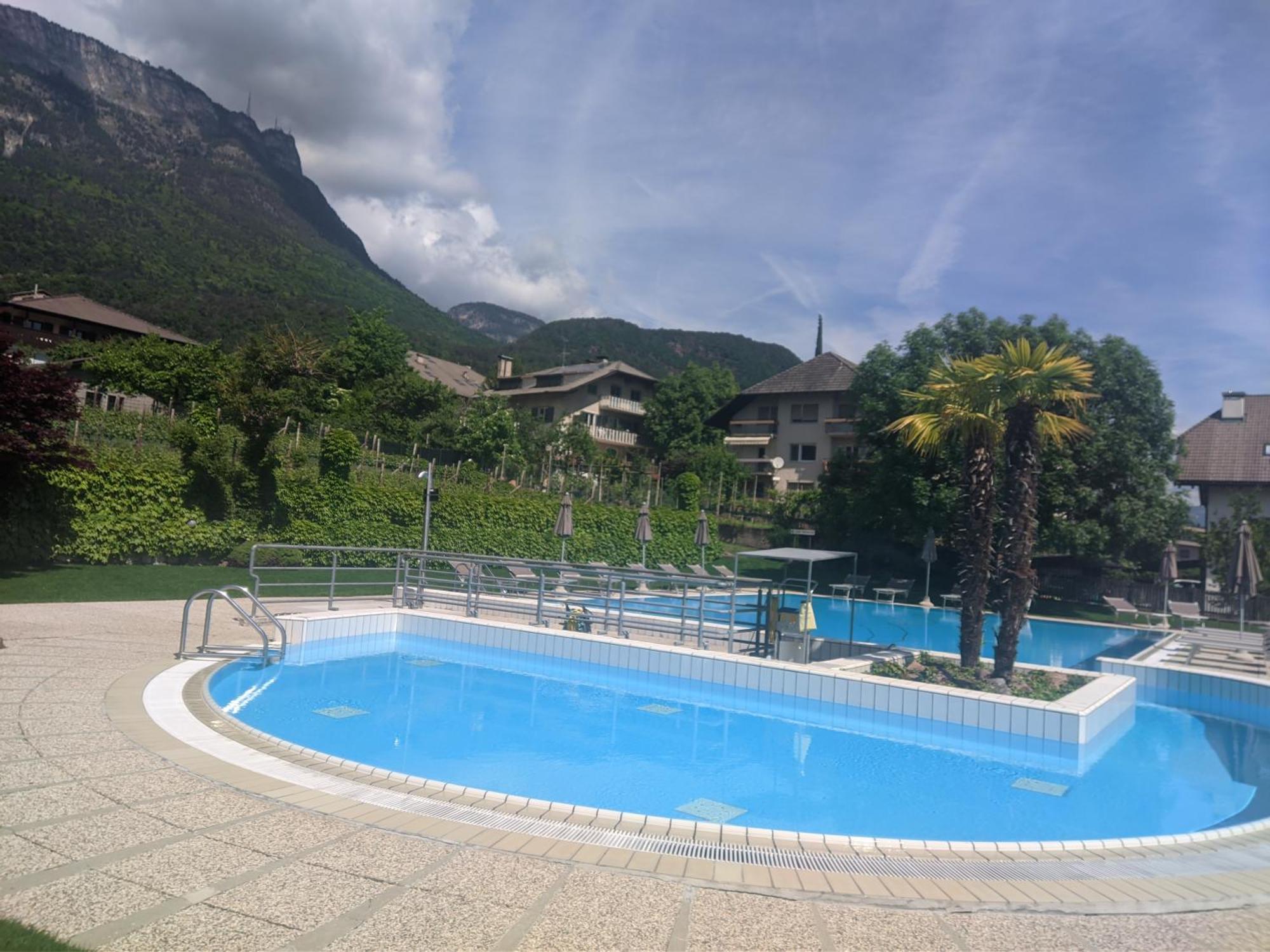 Garni Saltneregg Hotel Caldaro Exterior photo
